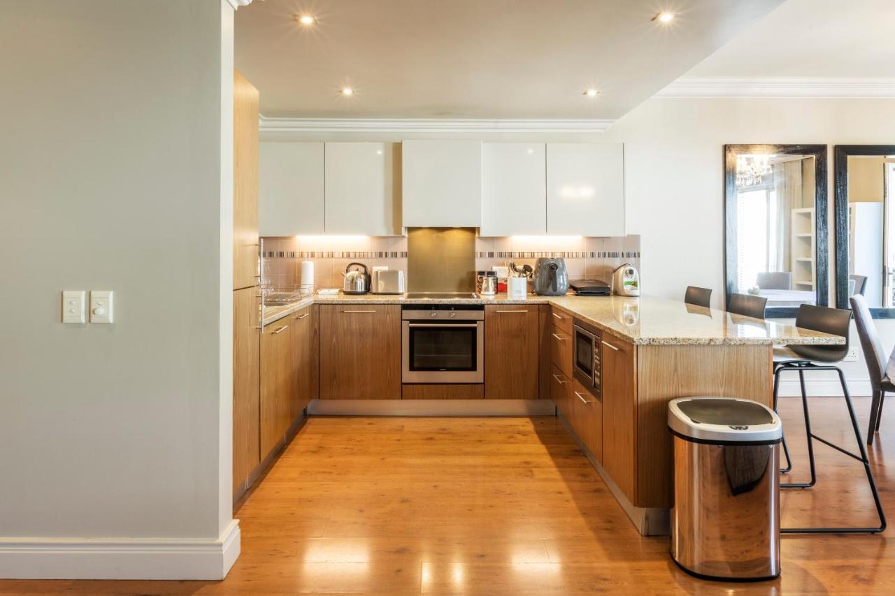 Apartment Cape Royale | Whosting Cape Town