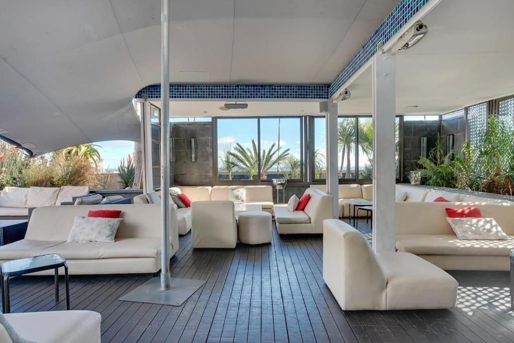 Cape Royale | Whosting Cape Town